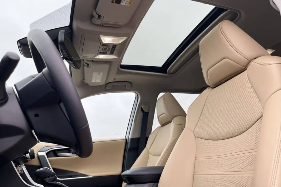 Toyota RAV4 Hybrid Panoramic Sunroof