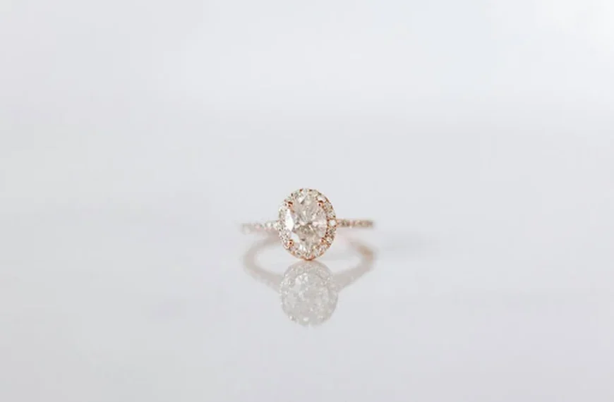 solitaire diamond ring